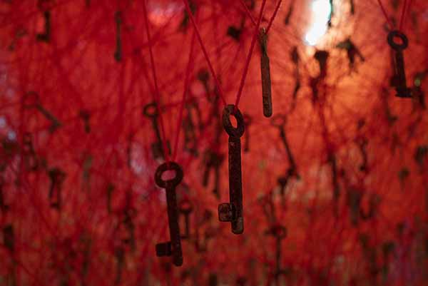 © Chiharu Shiota. The Key in the Hand, 2015. Japan Pavilion at the 56th International Art Exhibition – la Biennale di Venezia, Venice/Italy. photo by Sunhi Mang. Courtesy of Chiharu Shiota