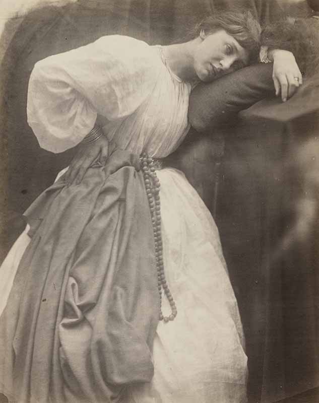 Julia Margaret Cameron in Maestri della Fotografia con Pre-Raphaelite Study, 1870